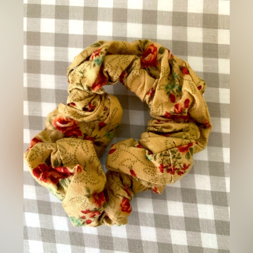 Set of 3 Scrunchies - Picture 3 of 4